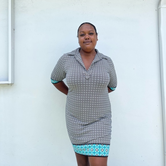 Geometrical pattern dress with collar and V-neck - Picture 5 of 5